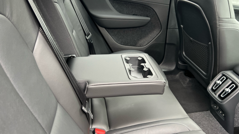 Volvo XC40 2.0 B3P Ultra Dark 5dr Auto Petrol Estate